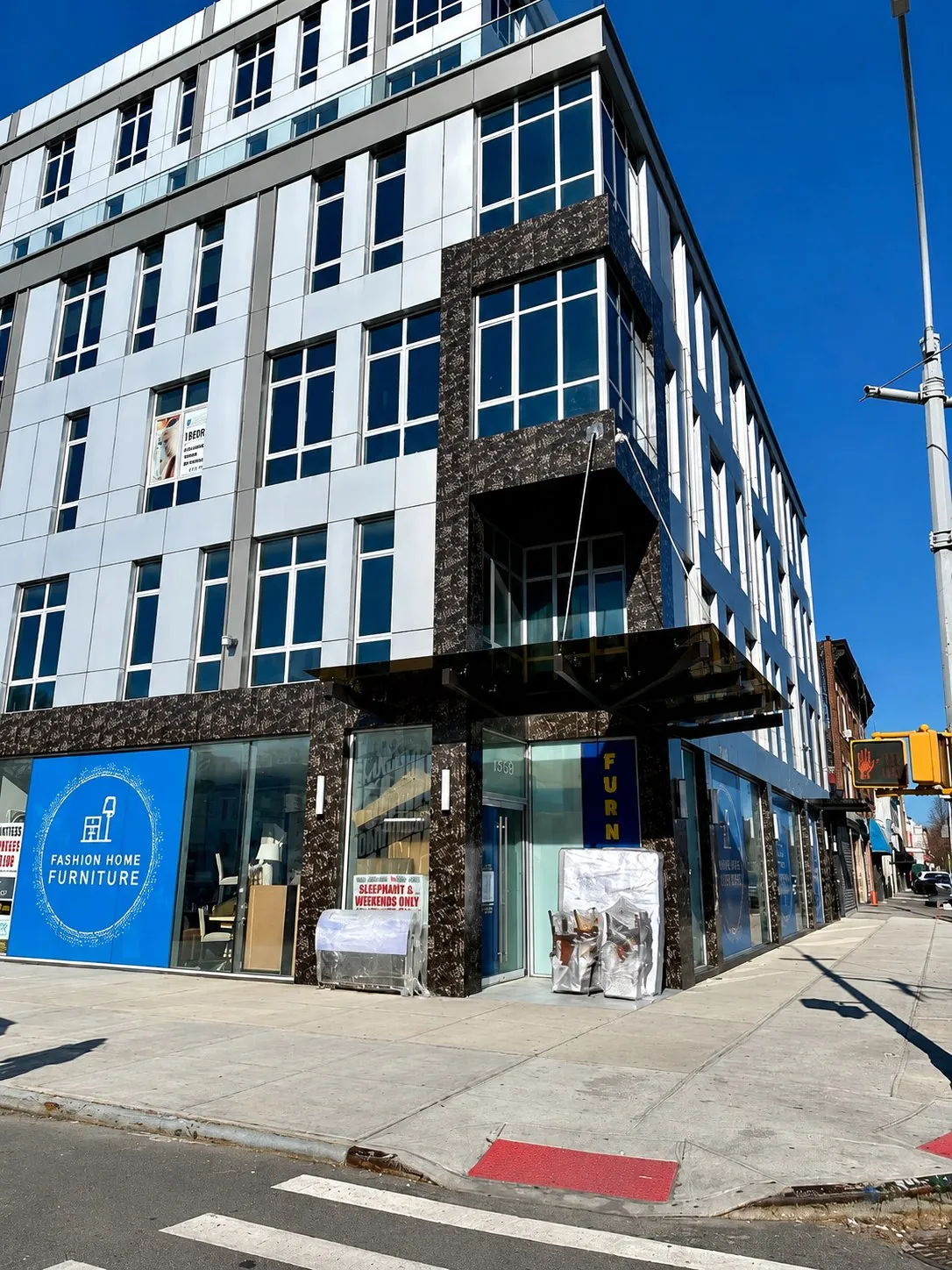 Entrance to the DEEPINLASH building on Avenue P, Brooklyn 11223