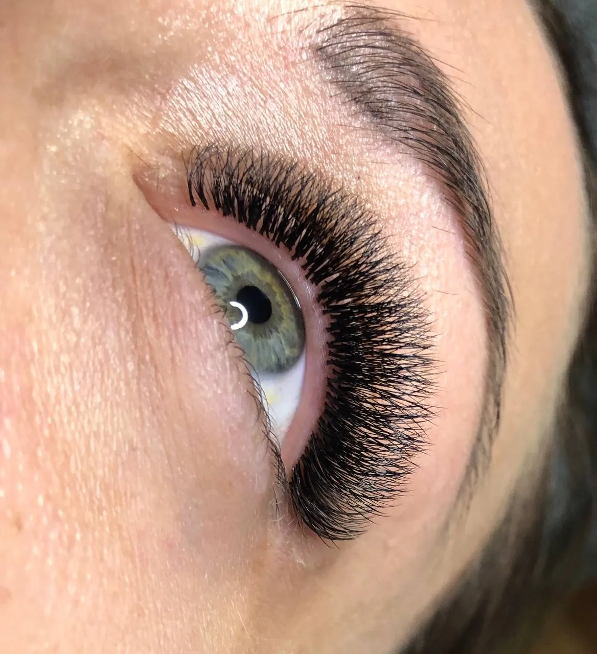 Mega volume 6D lash extensions in a cat eye map, DEEPINLASH Brooklyn